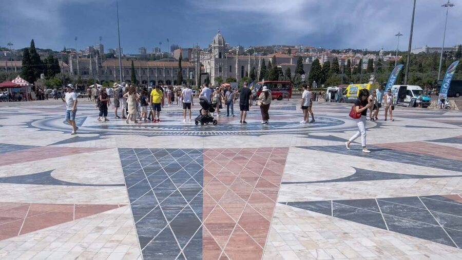 Lisbon: Belém Tuk Tuk Tour: Jerónimos, MAAT & Tower Views - The route in plain English: icons, bridge views, and modern Lisbon passes
