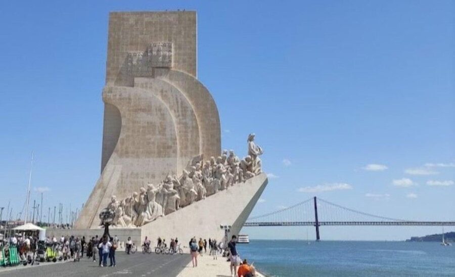 Lisbon: Belém Tuk Tuk Tour with Pastéis de Belém - São Pedro de Alcântara to Parliament and Parque Eduardo VII