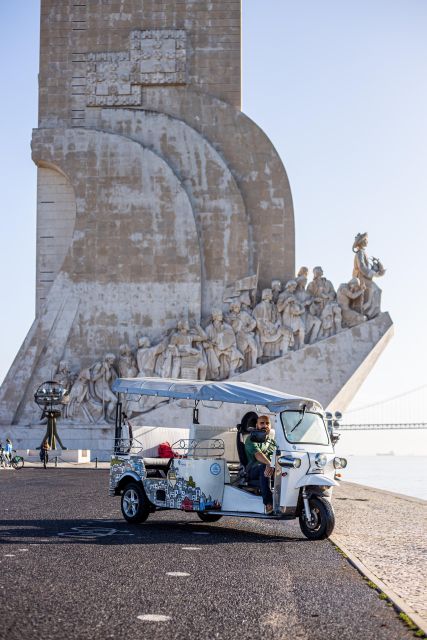 Lisbon: Belém Tuk Tuk Tour with Pastel de Nata Tasting - Tagus River return and the 25 de Abril Bridge drive