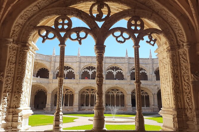 Lisbon: Belem Walking Tour with Jeronimos Monastery Tks Included - Entering Jerónimos Monastery at 9:30: the move that saves your time