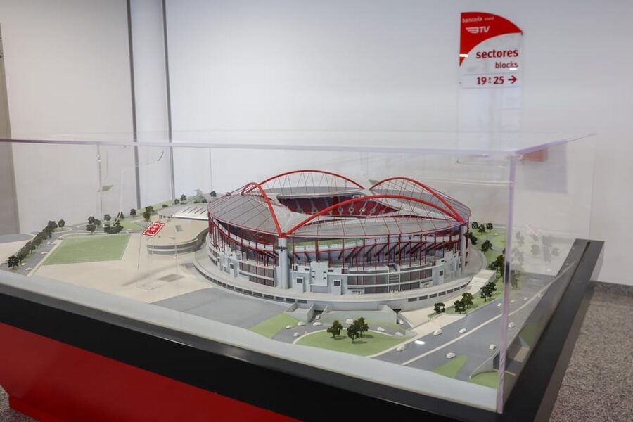 Lisbon: Benfica Luz Stadium Tour with Souvenir Scarf - The VR-style stadium experience: why the tech bit lands
