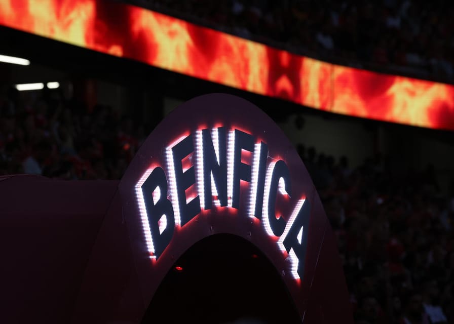 Lisbon: Benfica Museum Tour with Souvenir Scarf - Key points before you go