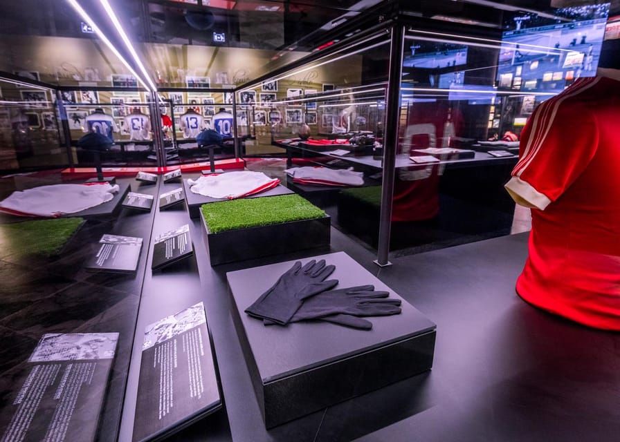 Lisbon: Benfica Museum Tour with Souvenir Scarf - How the museum tells Benfica’s story at Cosme Damião