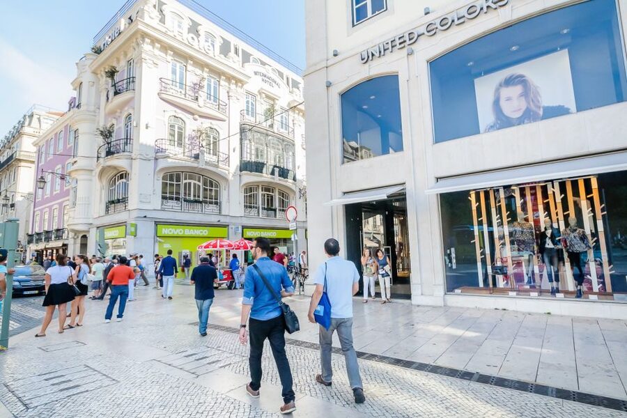 Lisbon: Best of City Private Walking Tour - Restauradores Square’s Obelisk: history you can see from the sidewalk