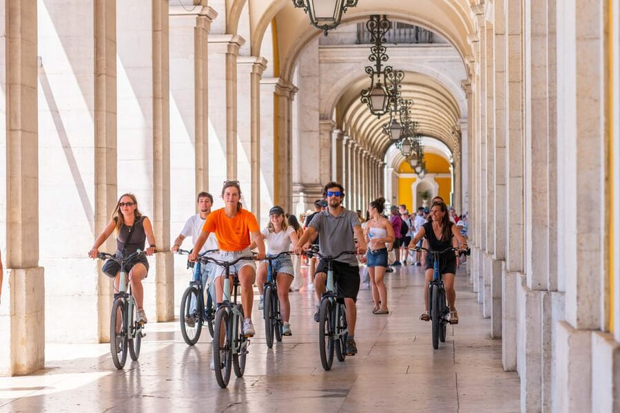 Lisbon Bike Tour: Langs de rivier van Belém naar Lissabon - Enter Belém Tower Views From the Bike Seat