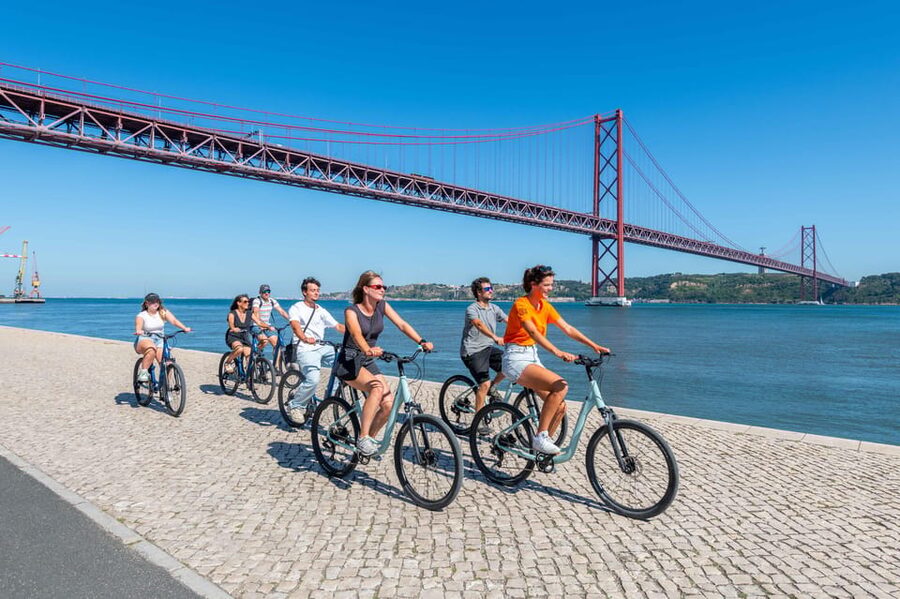 Lisbon Bike Tour: Langs de rivier van Belém naar Lissabon - Pink Street to Time Out Market: The Route Gets Fun