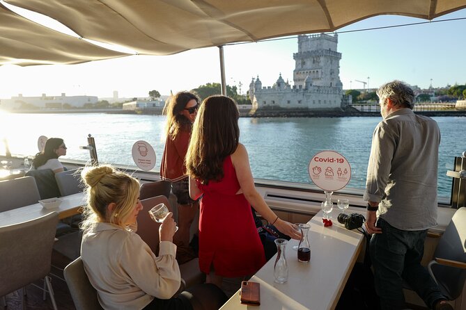 Lisbon Boat ride on Tagus river - Drinks and snacks: what’s included, what you’ll pay for