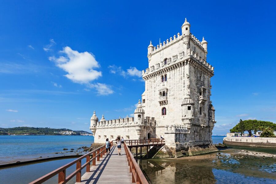 Lisbon: Boat Tour Ticket and Hop-on Hop-off 48-Hour Bus. - Audio guides, bus comfort, and what can slow you down