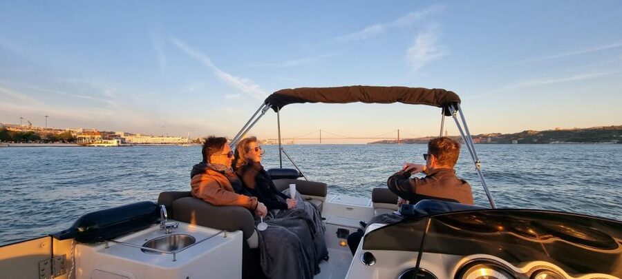 Lisbon: Boat Tour with Champagne - The itinerary from the 25 de Abril Bridge to Belém Tower