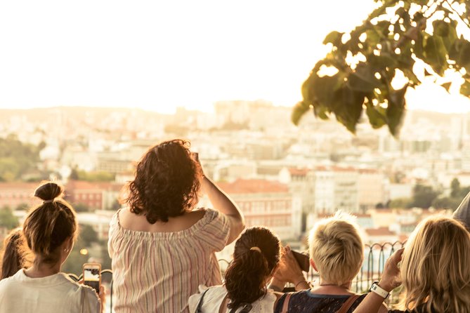 Lisbon by Night: Golden and Blue Hour Photography Walk - What the tour includes (and what it doesn’t)
