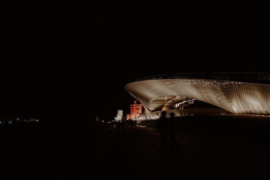 "Lisbon by Night" private tour - The night atmosphere: Lisbon’s secrets, light, and contrast