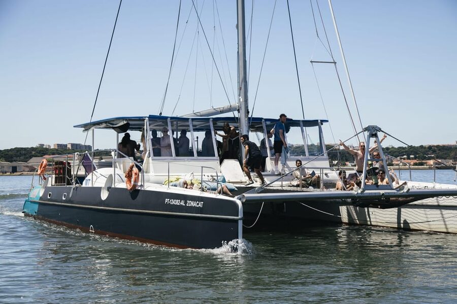 Lisbon: Catamaran Boat Party with Music, Open Bar & Dives - Getting there: Sardinha do Tejo in Alcântara, door 3