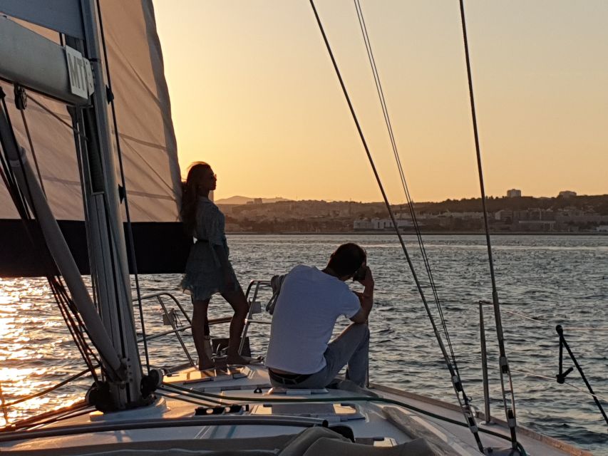 Lisbon: Champagne Sailing Tours - Palácio Nacional de Belém and MAAT: Old and New on One Cruise Line