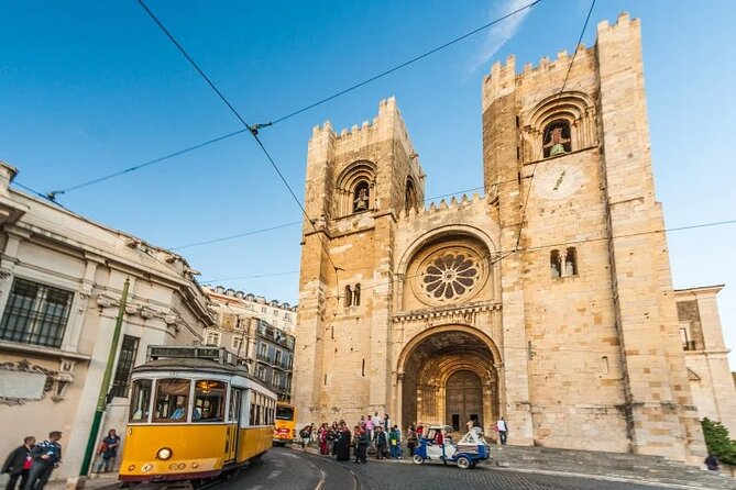 Lisbon City 4 hour Private eco Tuk Tuk Tour: Love at First sight - Alfama viewpoints: Portas do Sol and Senhora do Monte