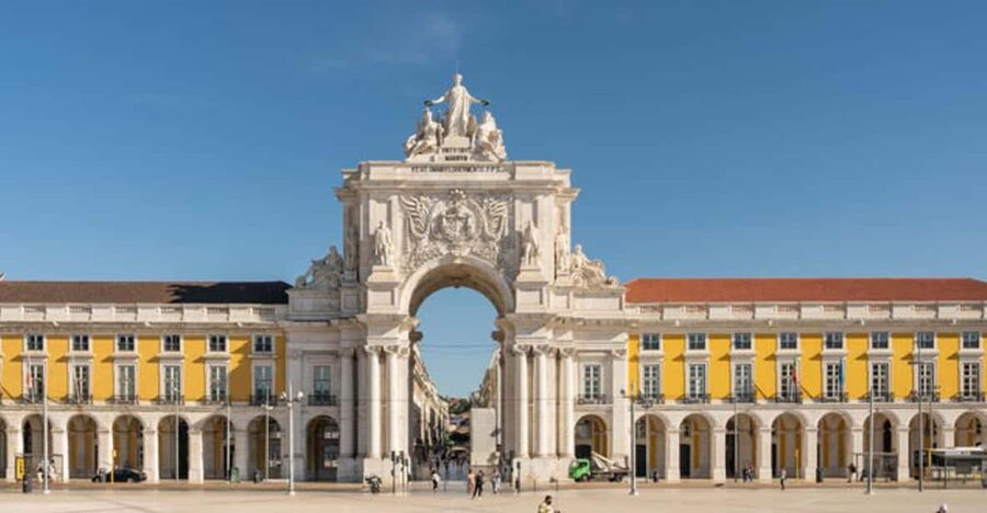 Lisbon: City Audio Guide with 24-Hour Transportation Pass - Santa Justa Elevator + Funicular Lines: Your Steep-Climb Cheat Codes