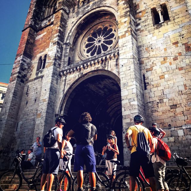 Lisbon: City Highlights and Viewpoints E-Bike Tour - Getting Set Up at R. Jardim do Tabaco n2: You Start With the Basics
