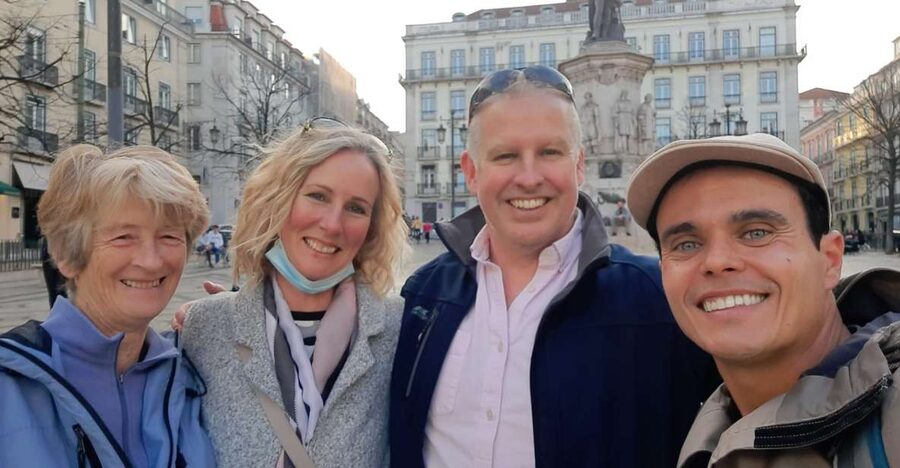 Lisbon: City Sightseeing Private Tour with Guide - Getting your bearings at Praça do Comércio (then walking the right direction)