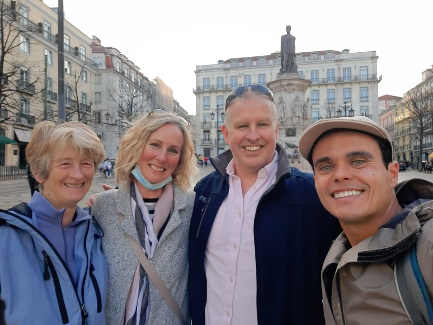 Lisbon: City Sightseeing Private Tour with Guide - Portas do Sol to São Jorge Castle: viewpoints that actually earn their tickets