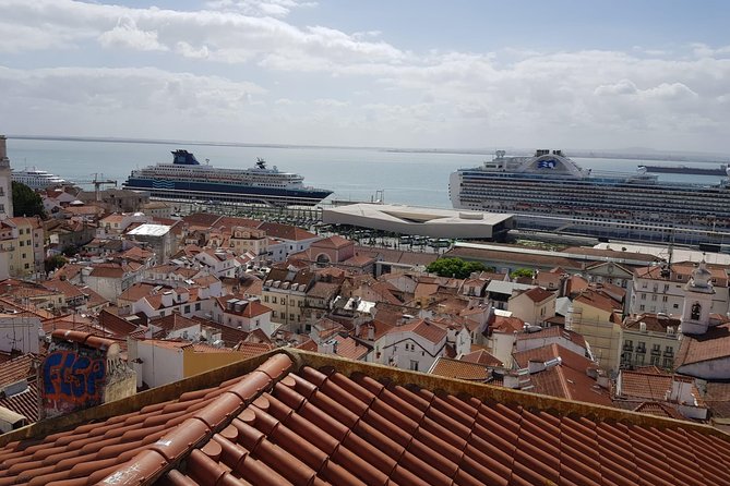 Lisbon City Tour 2 hours (Máx 4 pax) - Alfama and Chiado: old soul meets polished city energy