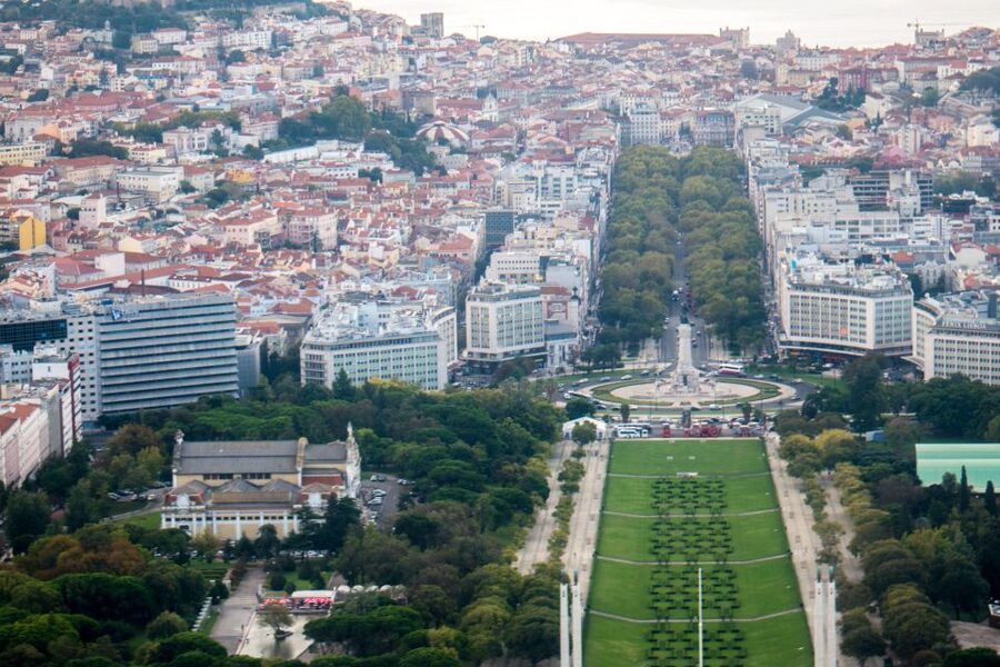 Lisbon City Tour 4 Hours - Lisbon Cathedral (Sé) and Church of Saint Anthony: Old Roots, Center Stage