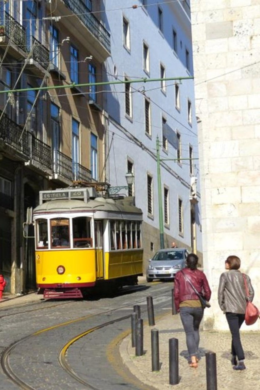 Lisbon City Tour: All Must-See Attractions with Expert Guide - Guide quality and the small-group difference (this is the real value)