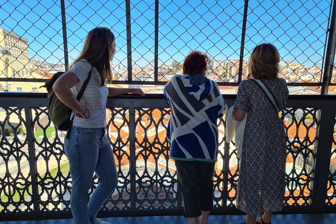 Lisbon city tour on history, culture and current topics - Chiado’s poets’ quarter and Praça Luís de Camões: culture in motion