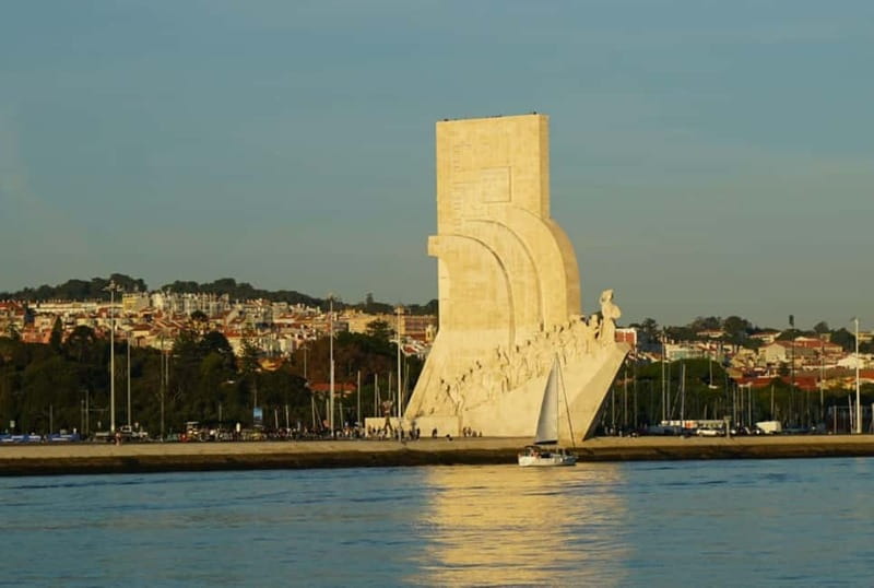 Lisbon: Classic Yacht Tour with Drinks and Pastel de Nata - Baixa de Lisboa and Commerce Square: Lisbon’s riverfront in motion