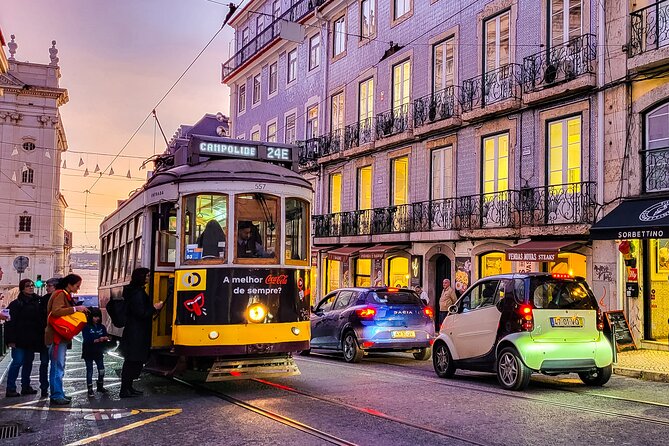 Lisbon Complete Tour! Eco TukTuk Private Guided - Sé Cathedral (Lisbon Cathedral): Getting Oriented in the Old Center