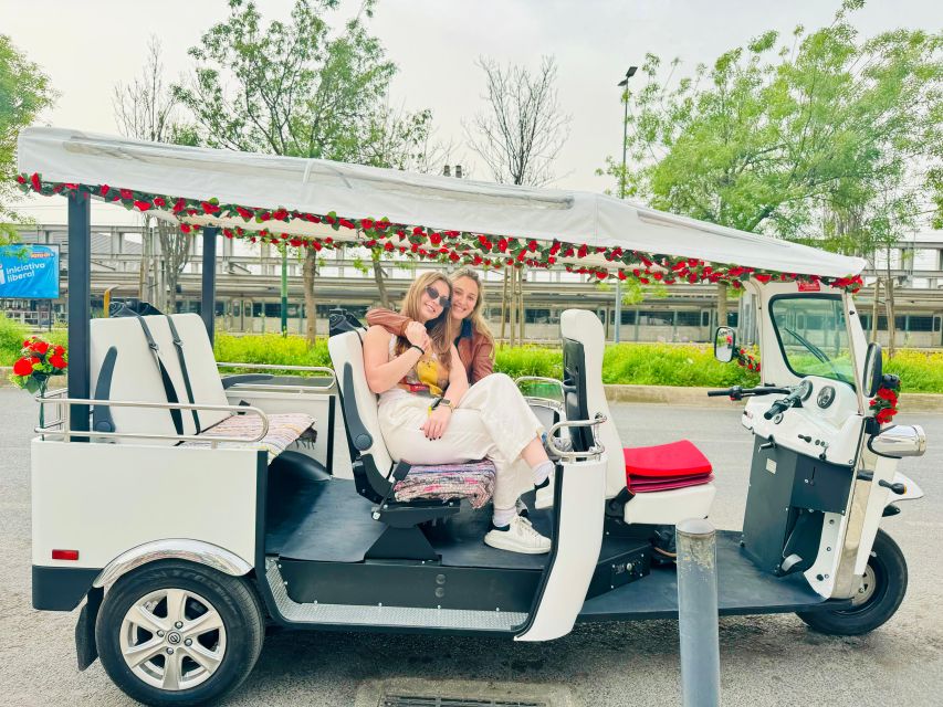 Lisbon: Discover Belem by electric Tuk Tuk - Guided Tour Style: Live Commentary, Safer Stops, and Real People