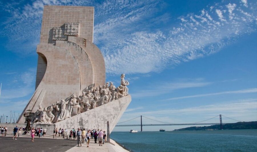 Lisbon: Discovering Belém Tuk Tuk Tour - Jerónimos Monastery: what to look for besides the big name