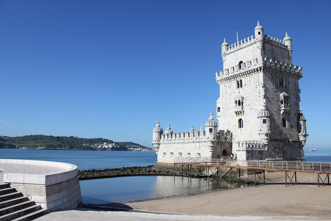 Lisbon Downtown & Alfama with a guide Walking tour - Praça do Comércio (Terreiro do Paço): waterfront grandeur with a real shock in the backstory
