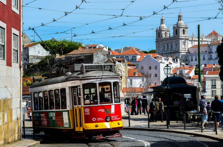 Lisbon: E-Bike Adventure Through the City of Seven Hills - Alfama: a quick taste of Lisbon’s oldest streets