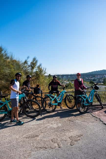 Lisbon: E-Bike Adventure Through the City of Seven Hills - Praça do Comércio: the postcard square you can photograph