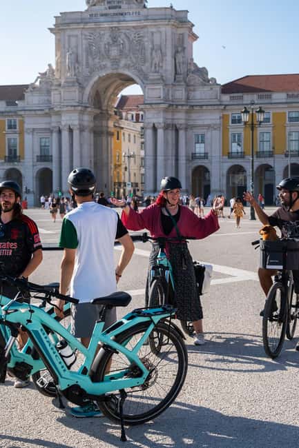 Lisbon: E-Bike Adventure Through the City of Seven Hills - Starting at Calçada da Cruz da Pedra 5: getting set up fast