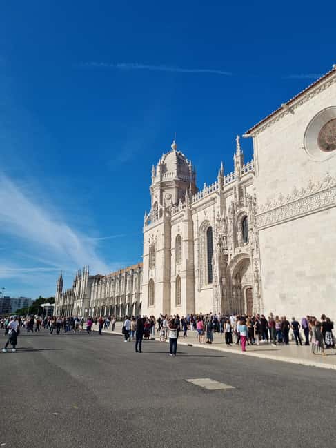 Lisbon: E-Bike Adventure to Belém with Pastel Tasting - The 25 de Abril Bridge Moment: Why the Riverside Route Works