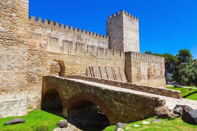 Lisbon: E-ticket to St. George Castle & Audio Tour on Your Phone - Key highlights to know before you climb