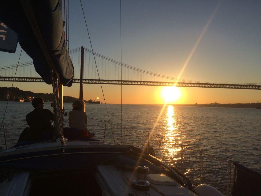 Lisbon: Enjoy a Sunset or Night Tagus River Sailboat Cruise - On-board comfort: blankets, storage, and what to wear