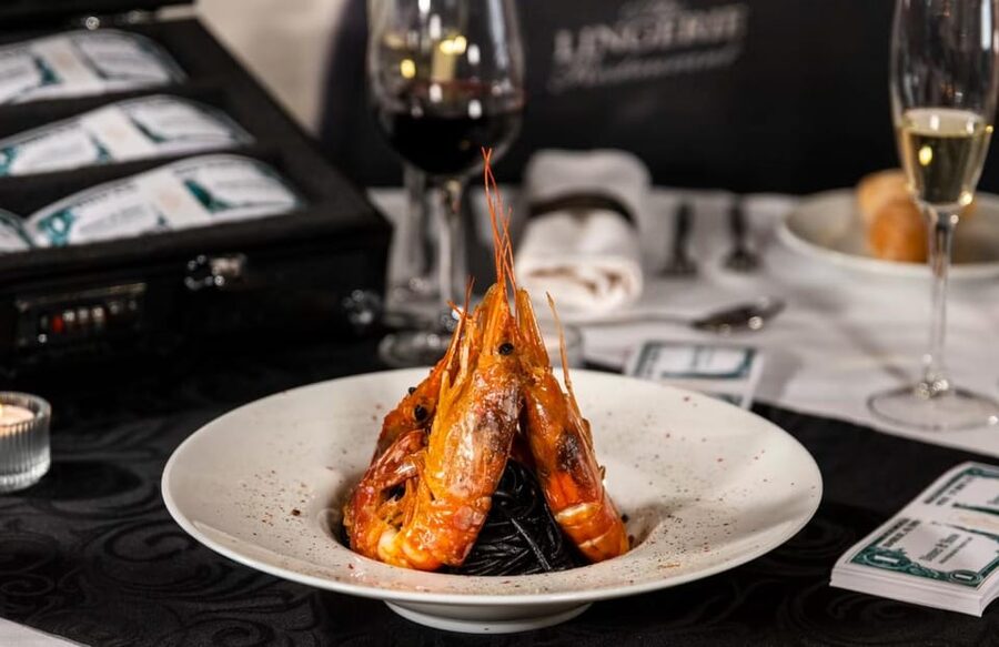 Lisbon: Erotic Cabaret Show and Dinner - Unlimited Portuguese Wine: Where the Value Really Comes From