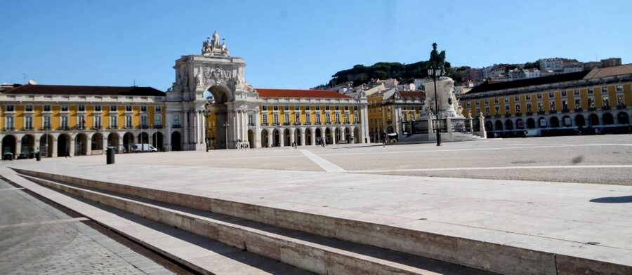 Lisbon Essentials 5H Tuk Tuk seightseeing Tour Free Pickup - Old Town Lisbon: Old Quarters, Viewpoints, and Monuments