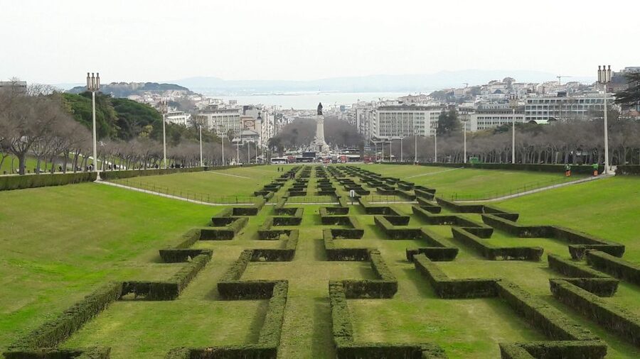 Lisbon Essentials 5H Tuk Tuk seightseeing Tour Free Pickup - Guide Quality Makes or Breaks a Short Tour