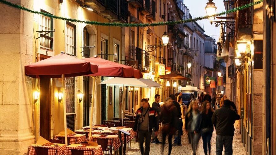 Lisbon: Evening City Tour with Dinner and Live Fado Show - Key points to know before you go