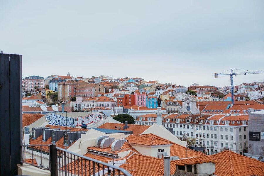 Lisbon: Evening Food & Wine Tour in Bairro Alto - Manteigaria for Port and custard tarts: the sweet landing in Chiado/Bica