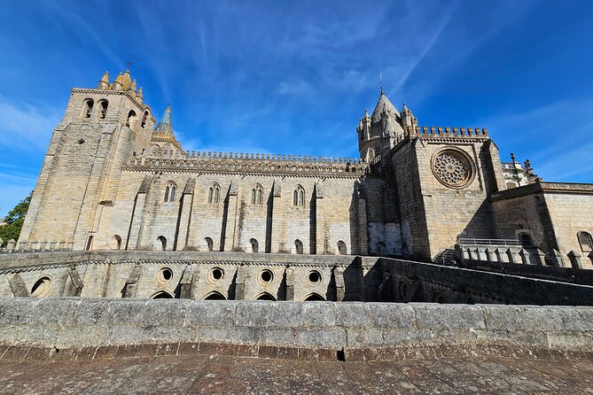 Lisbon : Évora (c/ Cathedral & Capela Ossos), Cartuxa & Cortiçarte - Getting there: 8:30am start, air-conditioned ride, and timing reality