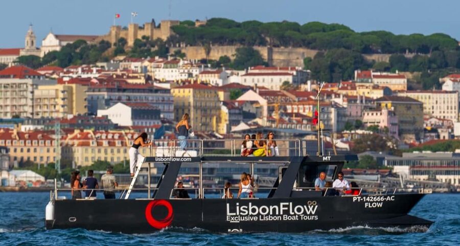 Lisbon: Exclusive Golden Hour Sunset Boat Cruise - Getting to Pier C at Terreiro do Paço: the easiest way to avoid stress
