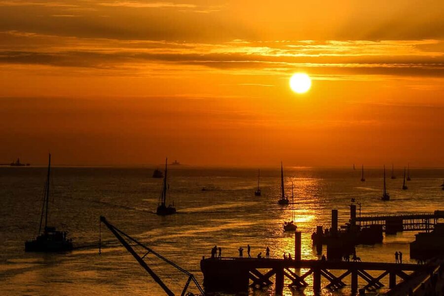 Lisbon: Exclusive Golden Hour Sunset Boat Cruise - The mini photography workshop: better golden-hour photos without stress