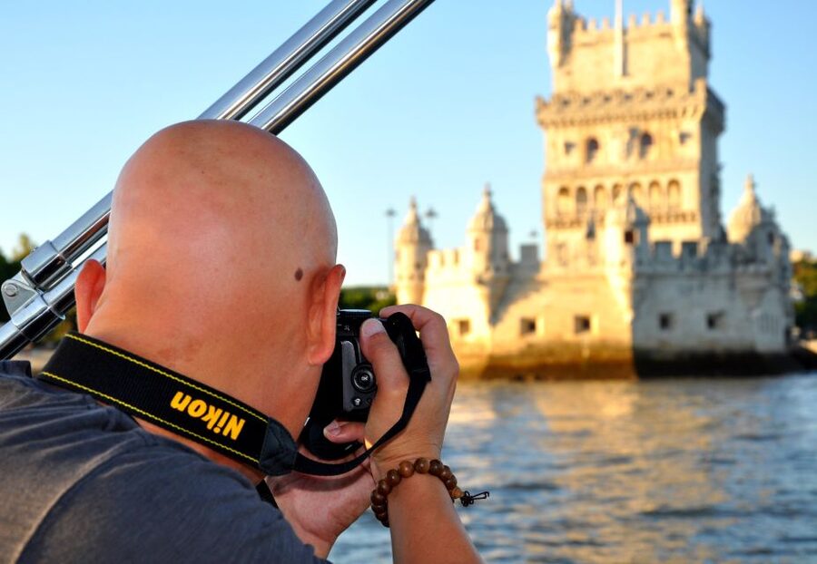 Lisbon Exclusive Private Boat Tour - daytime or sunset - What You’ll See From the Water: Cais das Colunas and Praça do Comércio
