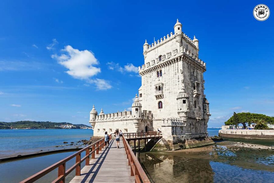 LISBON : EXPLORE OLD TOWN ALFAMA BY ELECTRIC TUK TUK - Santa Luzia and Portas do Sol: the viewpoint hits you want