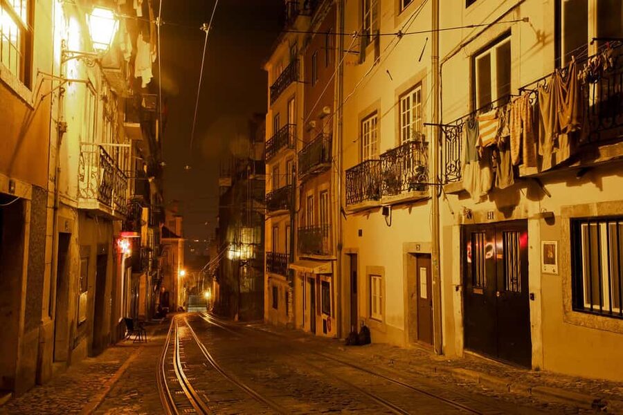 Lisbon: Fado Show with Dinner and City Tour - Key reasons this Lisbon Fado dinner tour feels worth it