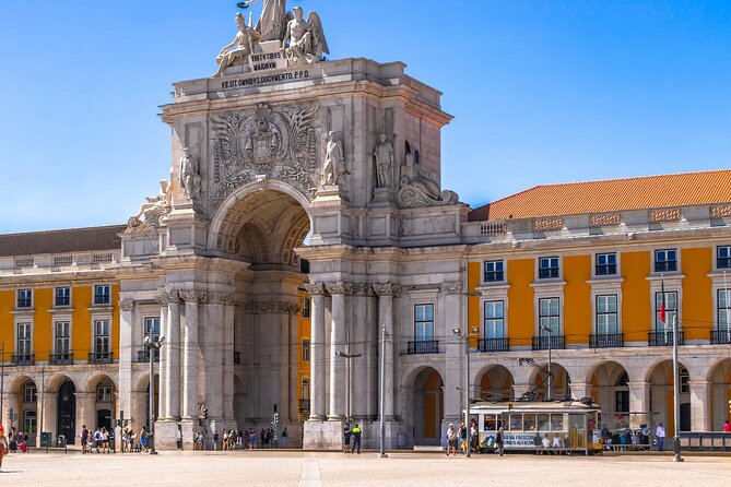 Lisbon: Fatima, Nazare, Obidos, mira de aire cave private tour - What to budget (and how to eat smart)