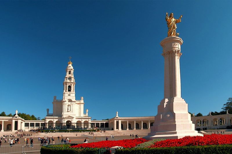 Lisbon Fatima Sanctuary Private Half Day Tour - Factory of Fatima free time: souvenirs that match the theme